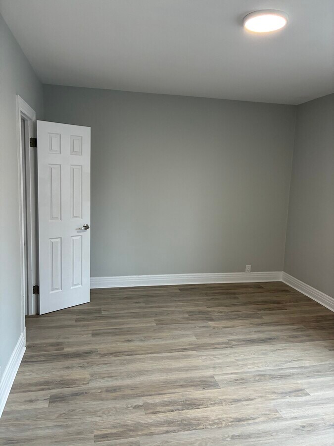 Photo - 4723 St Fulton