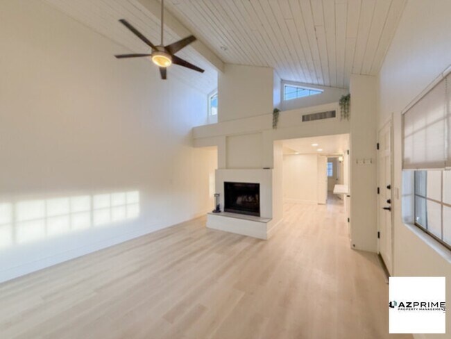 Photo - Welcome to this a Beautifully Designed 2/2 Scottsdale Condo in Cabrillo Square.!