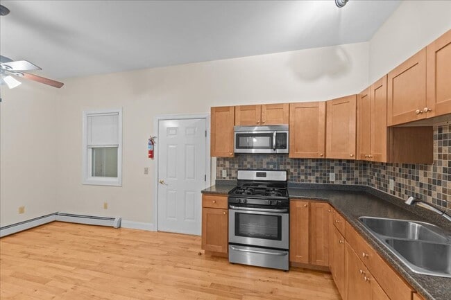 Photo - 51 N Champlain St Unidad Apt. 2 - Available Now