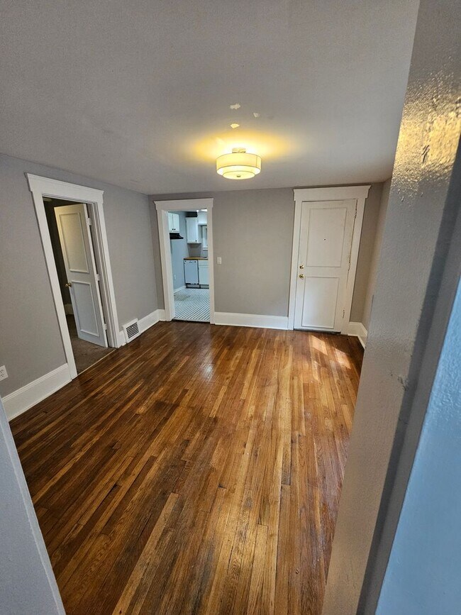 Photo - Spacious 2 Bedroom in Tremont!!! Unit Down