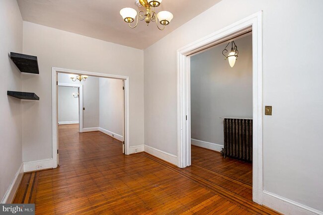 Photo - 4018 Roland Ave