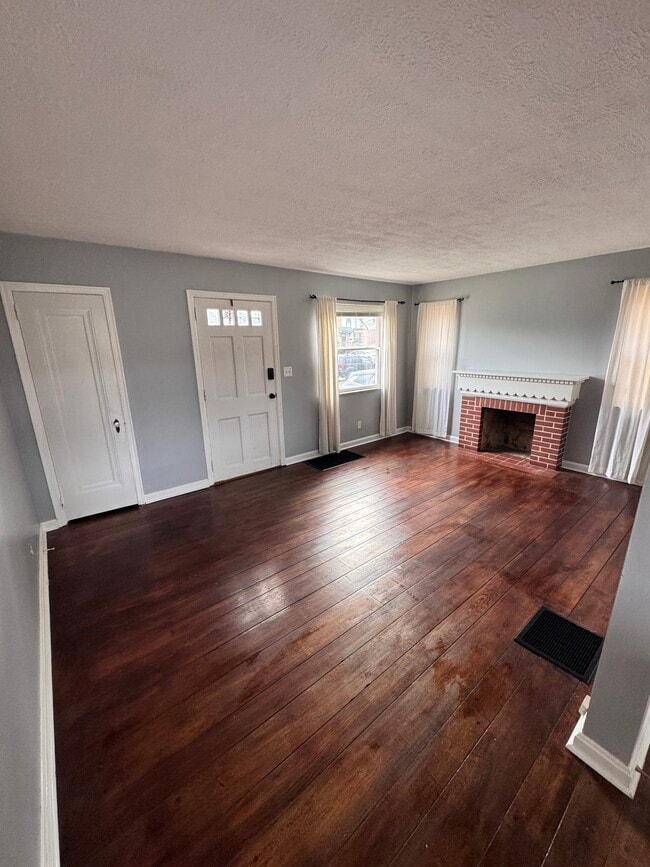 Sala de estar - 1620 Joseph Ct