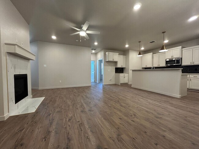 Photo - New Luxurious Townhome Located In Abbey Gl...