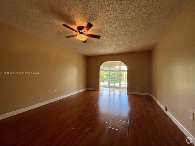 Building Photo - 4324 NW 9th Ave Rental