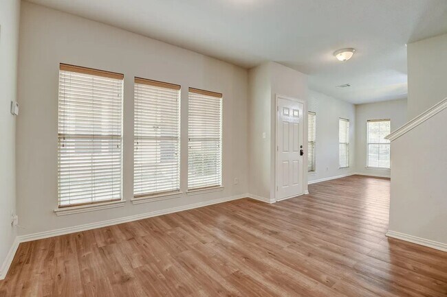 Photo - 328 Regency Dr