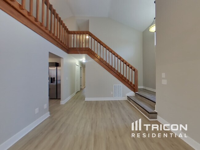 Photo - 2405 Ravine Dr