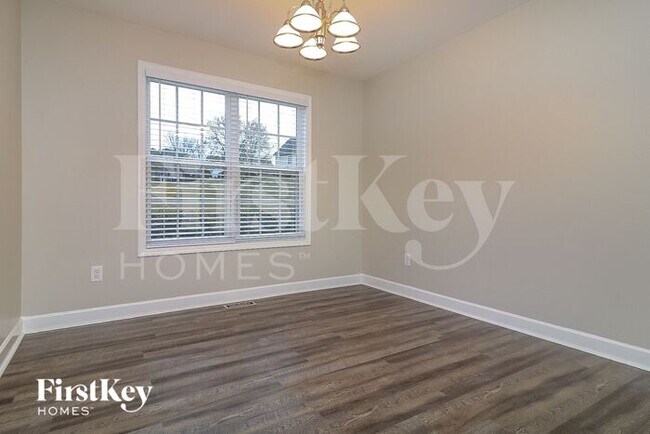 Photo - 4829 Basildon Ct