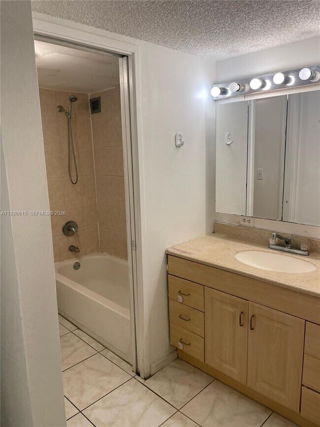 Photo - 17021 N Bay Rd Unit 326