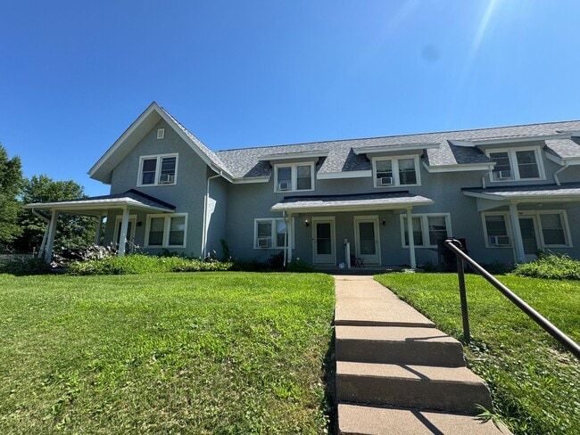 Building Photo - For Rent – Pet-Friendly 2 Bed, 1 Bath Town... Rental