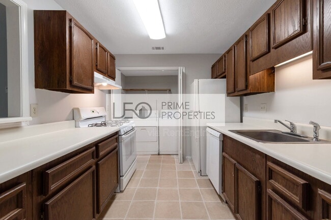 Photo - 1350 Brockett Pl