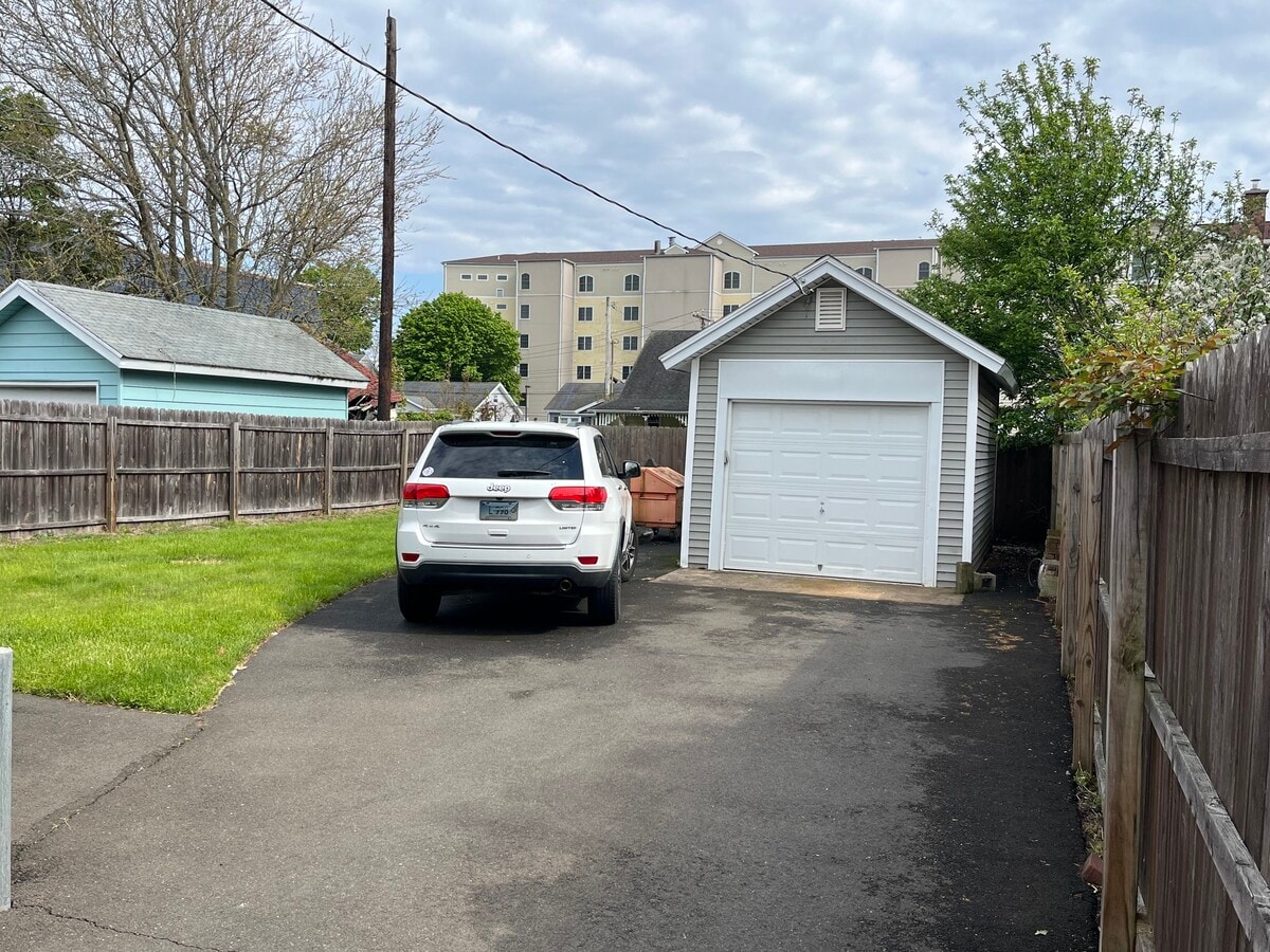 Photo - 114 Thomas St