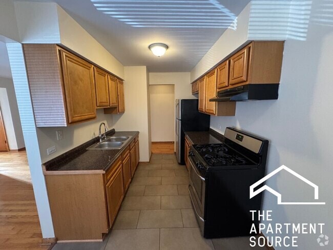 Building Photo - 3057 N Narragansett Ave Unit 5 Rental
