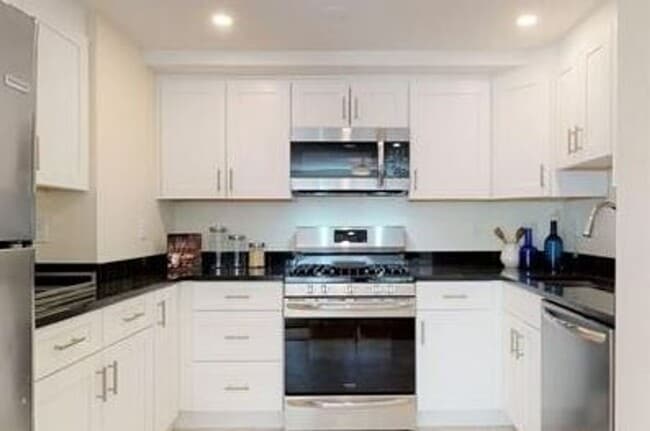 Charming 5 Bedroom - Charming 5 Bedroom