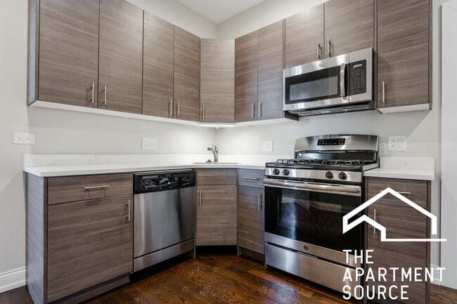 Building Photo - 2945 W Diversey Ave Unit 2e Rental