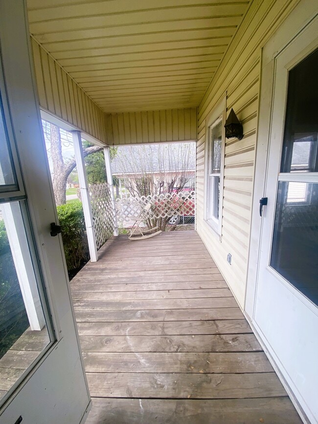 Photo - 308 N Shawnee St