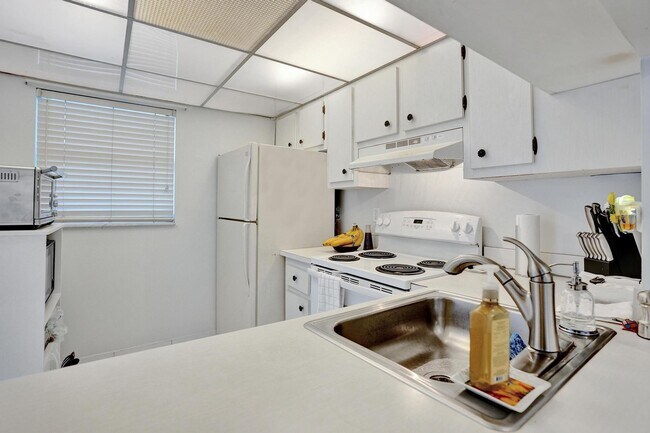 Photo - 9480 Poinciana Pl Unit 304