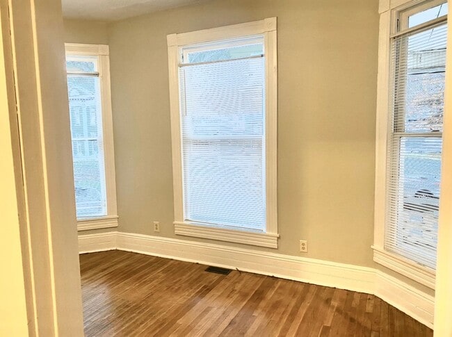 Photo - 718 Brown St Unidad 718 Brown Street #A