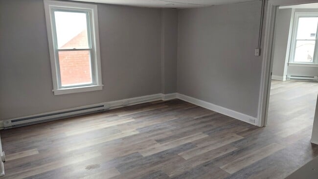 Photo - 354 S Locust St Unidad Apt #3