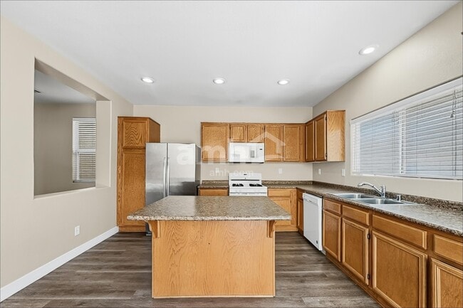 Photo - 29 Belden Ave