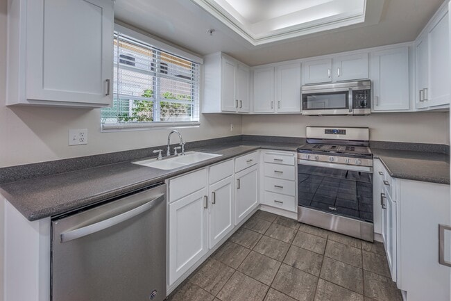 Photo - 449 N Catalina Ave