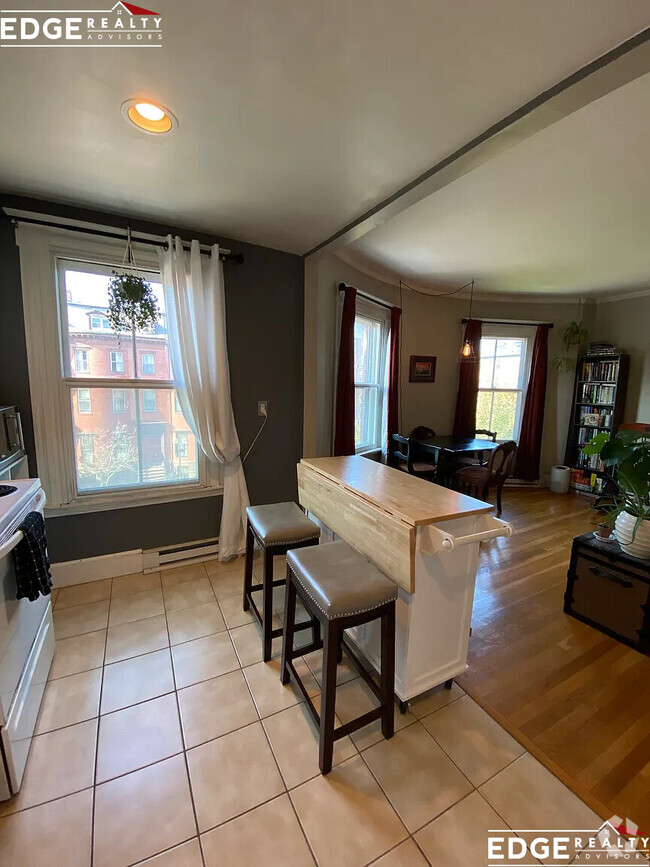 Building Photo - 512 Massachusetts Ave Unit 4 Rental