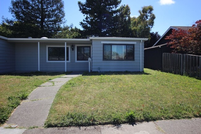 Building Photo - 3 Bedroom home for Rent
