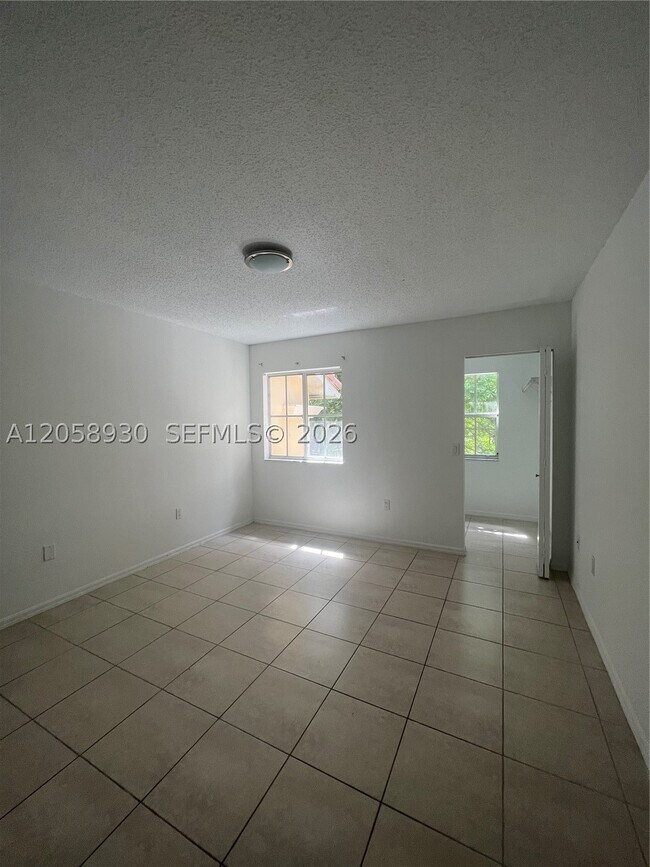 Photo - 2427 Centergate Dr Unit 305