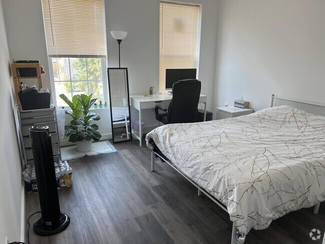 Building Photo - 108 W 26th St Unit 108 West Rental