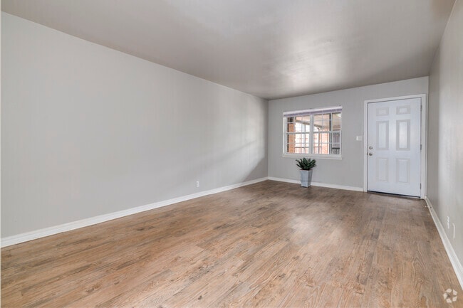 1BR, 1BA - 640SF - Living Room