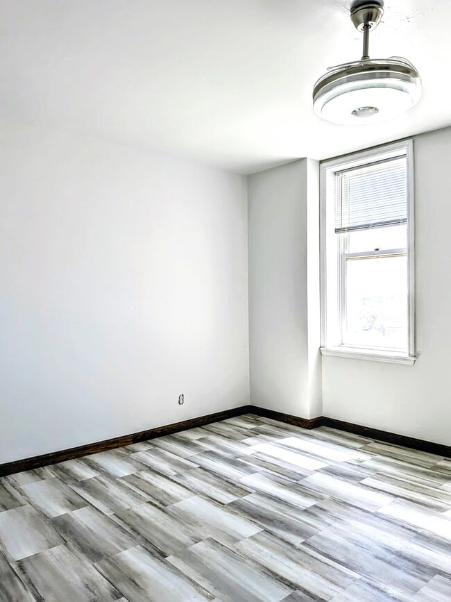 Photo - 123 N Locust St Unidad 601