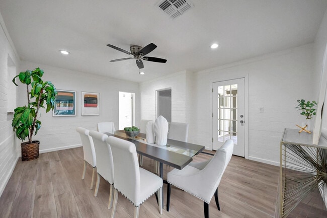 Photo - 224 W Glenrosa Ave