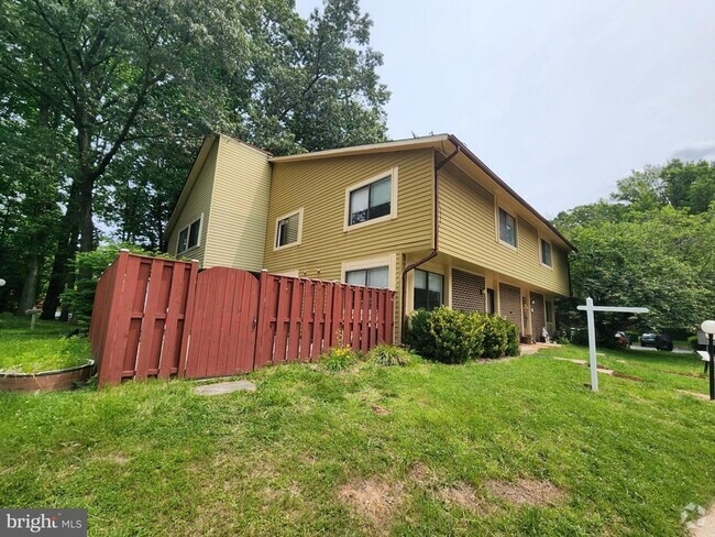 Building Photo - 10662 Spring Oak Ct Rental