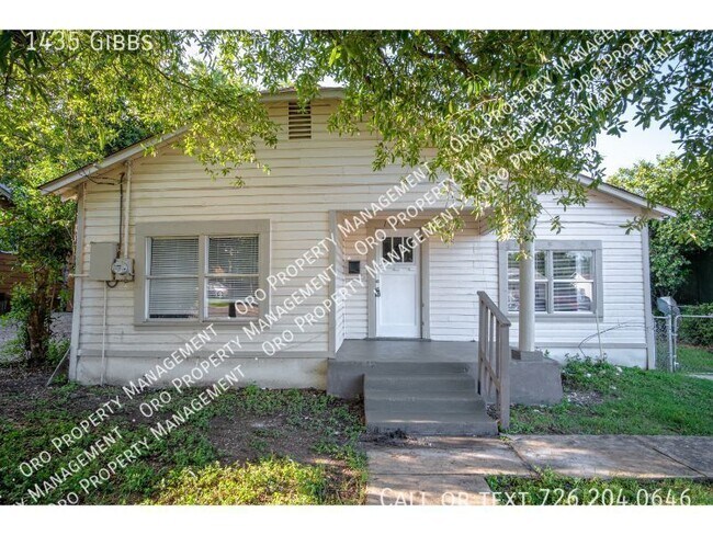 Photo - 1435 Gibbs-