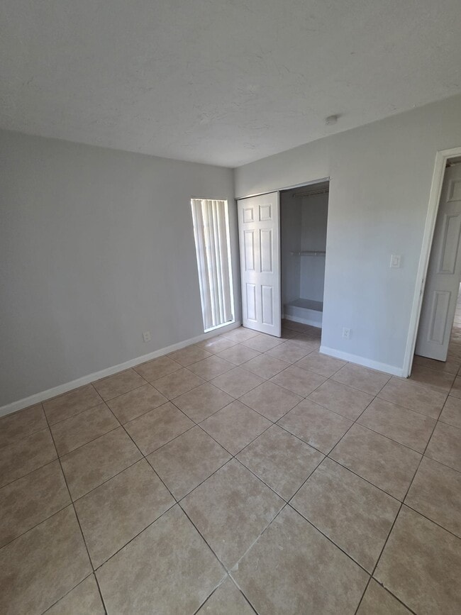 Photo - 7003 NW 79th St