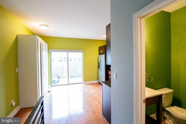 Photo - 1727 Annin St