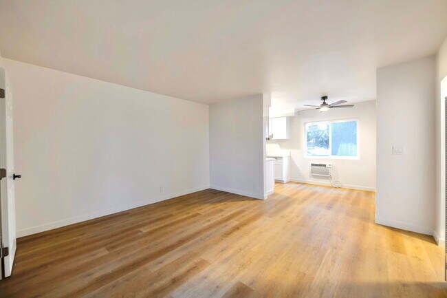 Photo - 6828 Fulton Ave Unidad 8