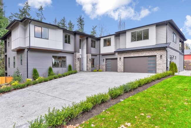 Building Photo - Luxury Bellevue Estate in Prestigious Bridle Trails For Rent