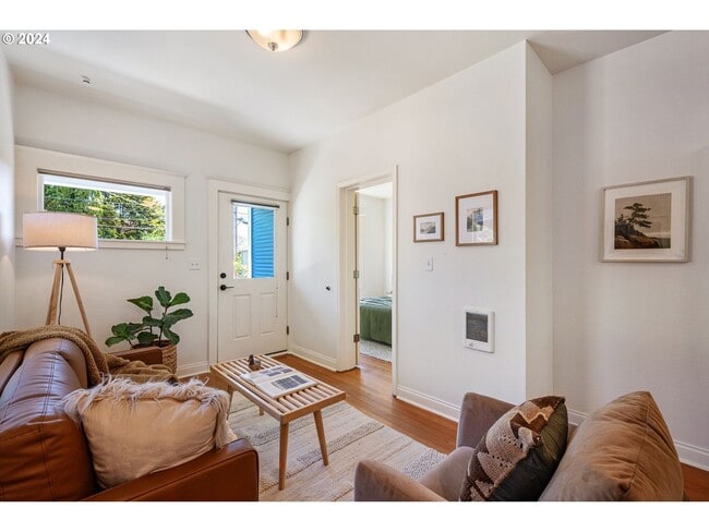 Photo - 3727 NE 10th Ave