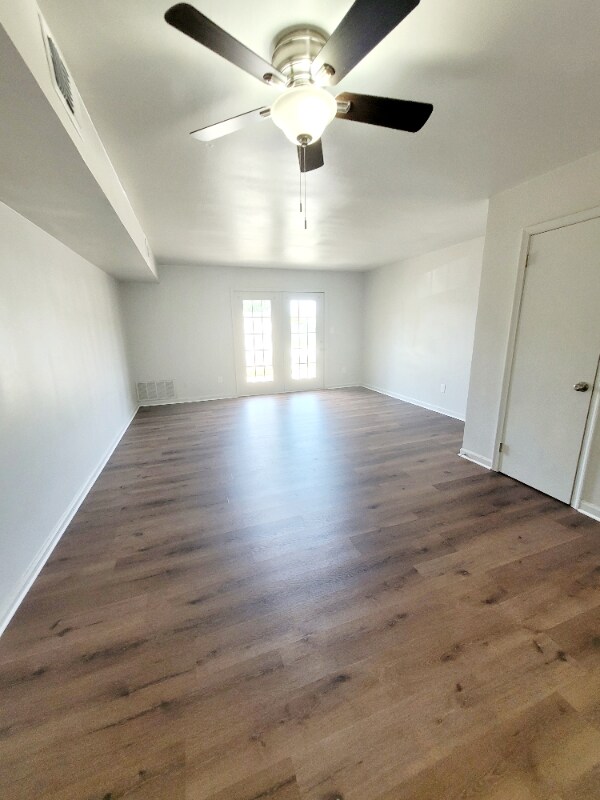 Photo - 10 W County St Townhome