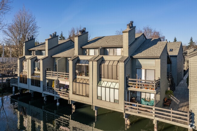 Exterior - Lakes Village Apartments