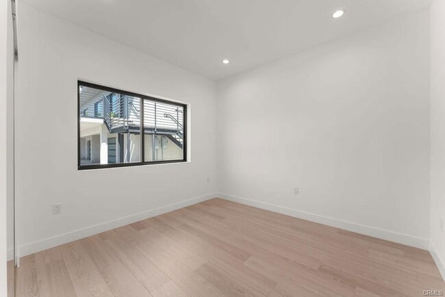 Photo - 2155 Glenada Ave