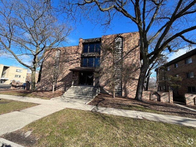 Building Photo - 17745 Rosewood Dr Unit 2C Rental