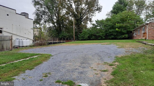 Photo - 217 S Main St Unidad C