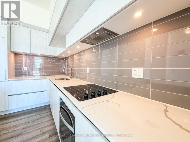 Photo - 5 Steckley House Ln