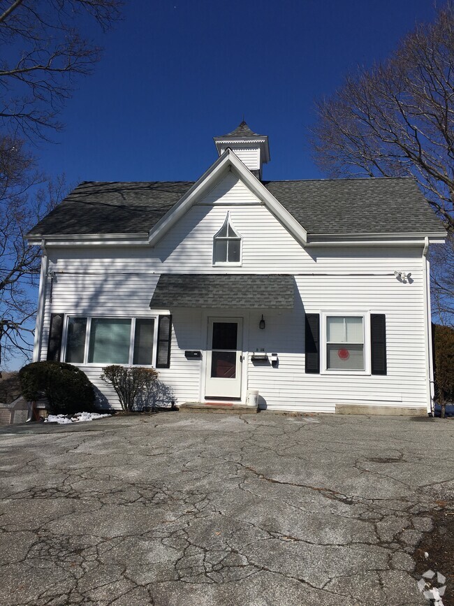 Building Photo - 14 Salem St Unit 3 Rental