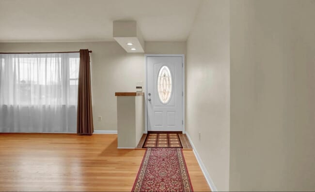 Building Photo - 34 Suffolk Rd Rental