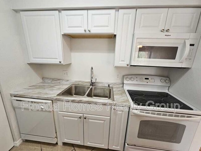 Photo - 2855 Winkler Ave Unit Apt 113
