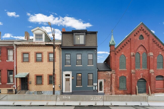 Photo - 2035 Forbes Ave
