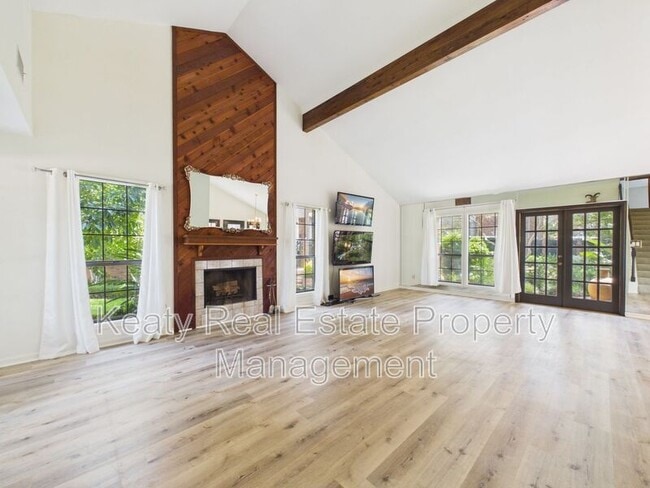 Photo - 604 Briargate Cir