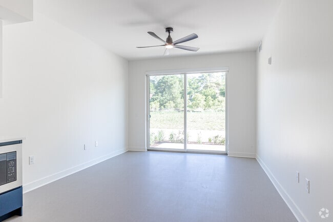 2BR, 1.5BA - 825SF - Living Room